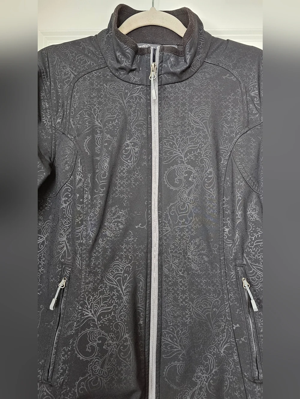 Eddie Bauer stylish functional